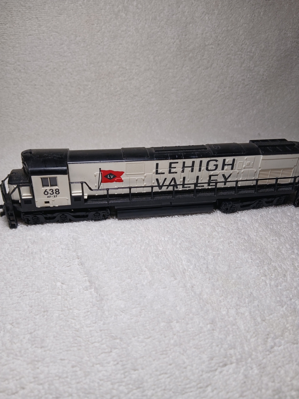 Vintage Lehigh Valley ALCO C-628 "Snowbird" dirsel locomotive (Road number 638.